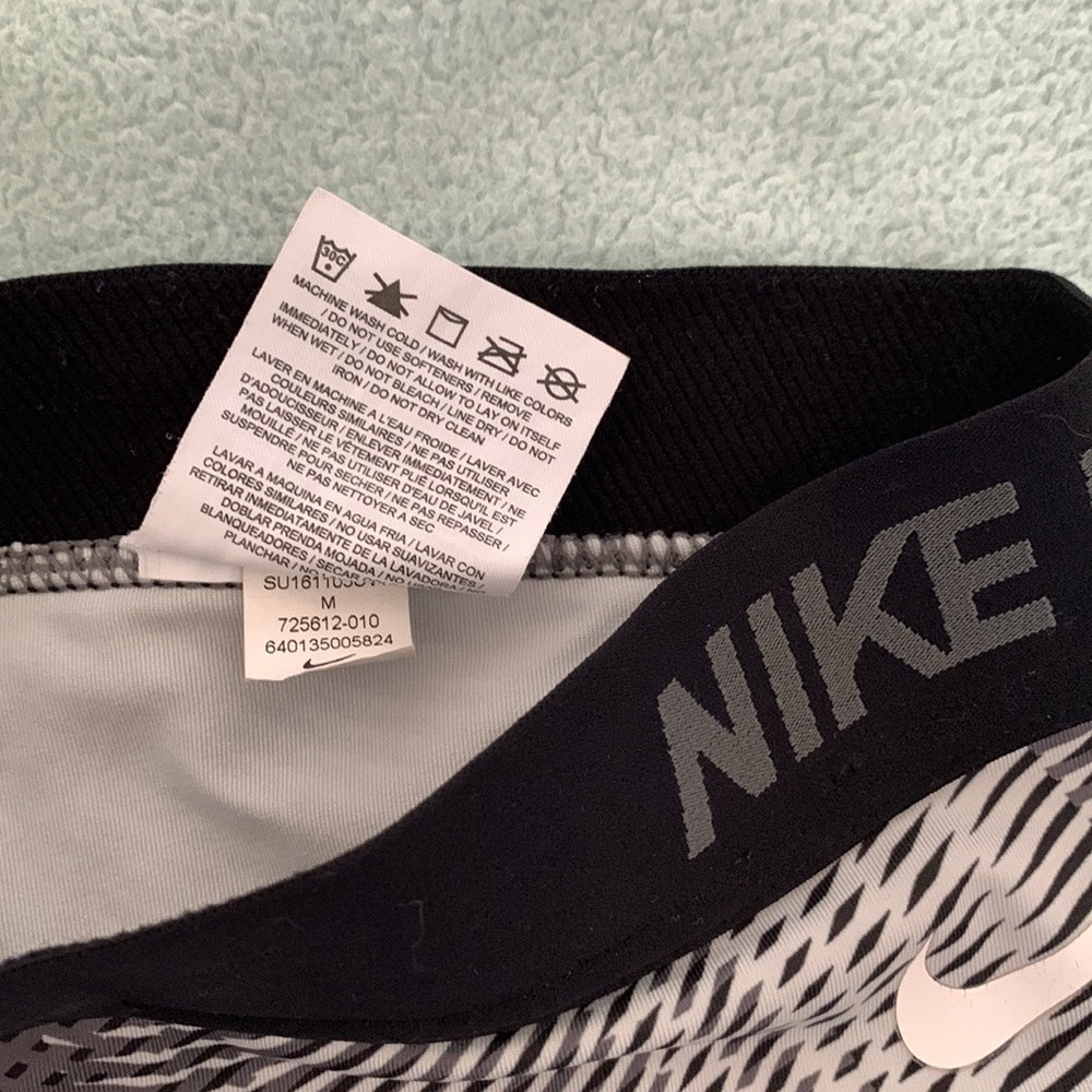 Nike short - Picture 3 of 3